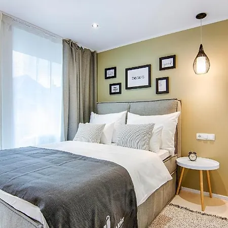 Business Maier 3* 거치즈