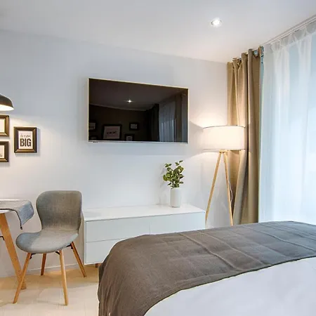 Business Maier 거치즈