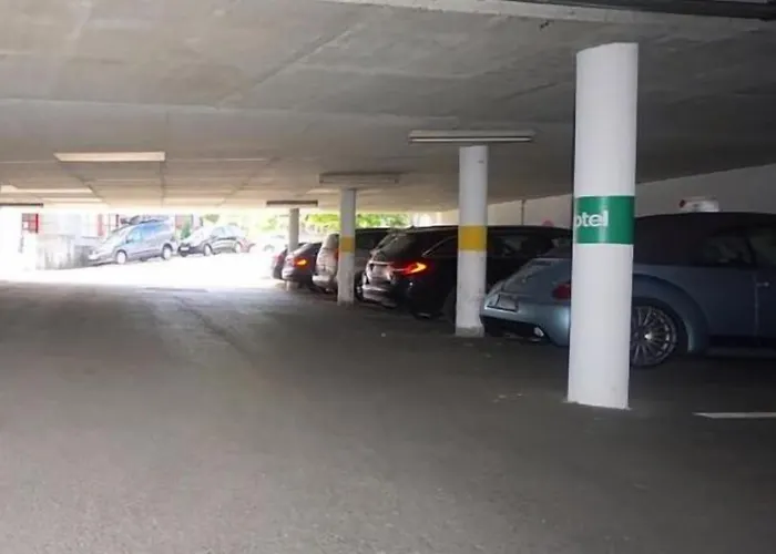 Отель Business Maier